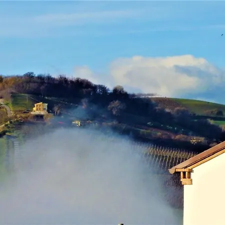 2 Bedrooms With View Private Pool And Jacuzzi At Castelplanio