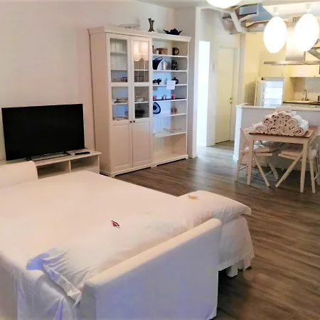 2 Bedrooms With View Private Pool And Jacuzzi At Вилла Castelplanio
